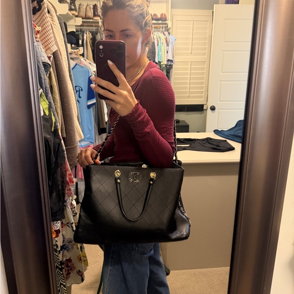 CHANEL Large Shopping Tote Bag - Picture 11 of 12